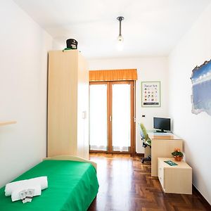 Camera con letto king size
